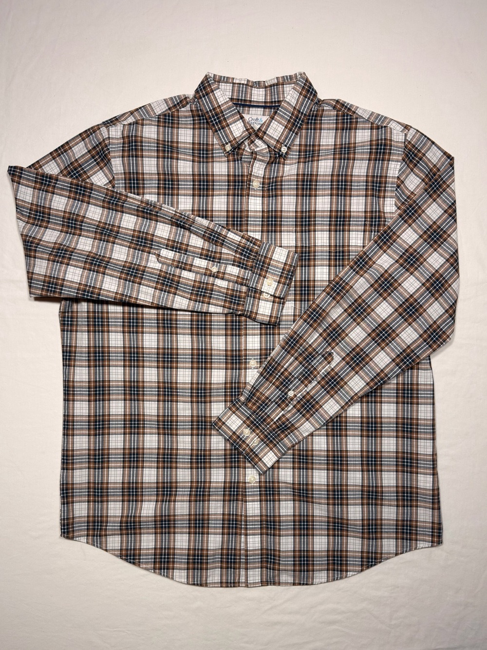 Croft & Barrow Men’s Large Brown Navy Plaid Long Sleeve Button Down Shirt
